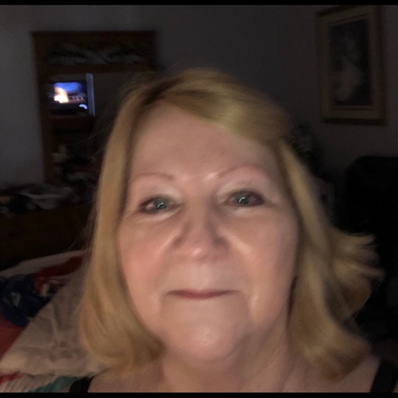 Meet your Posher, Roxie - Picture 1 of 1